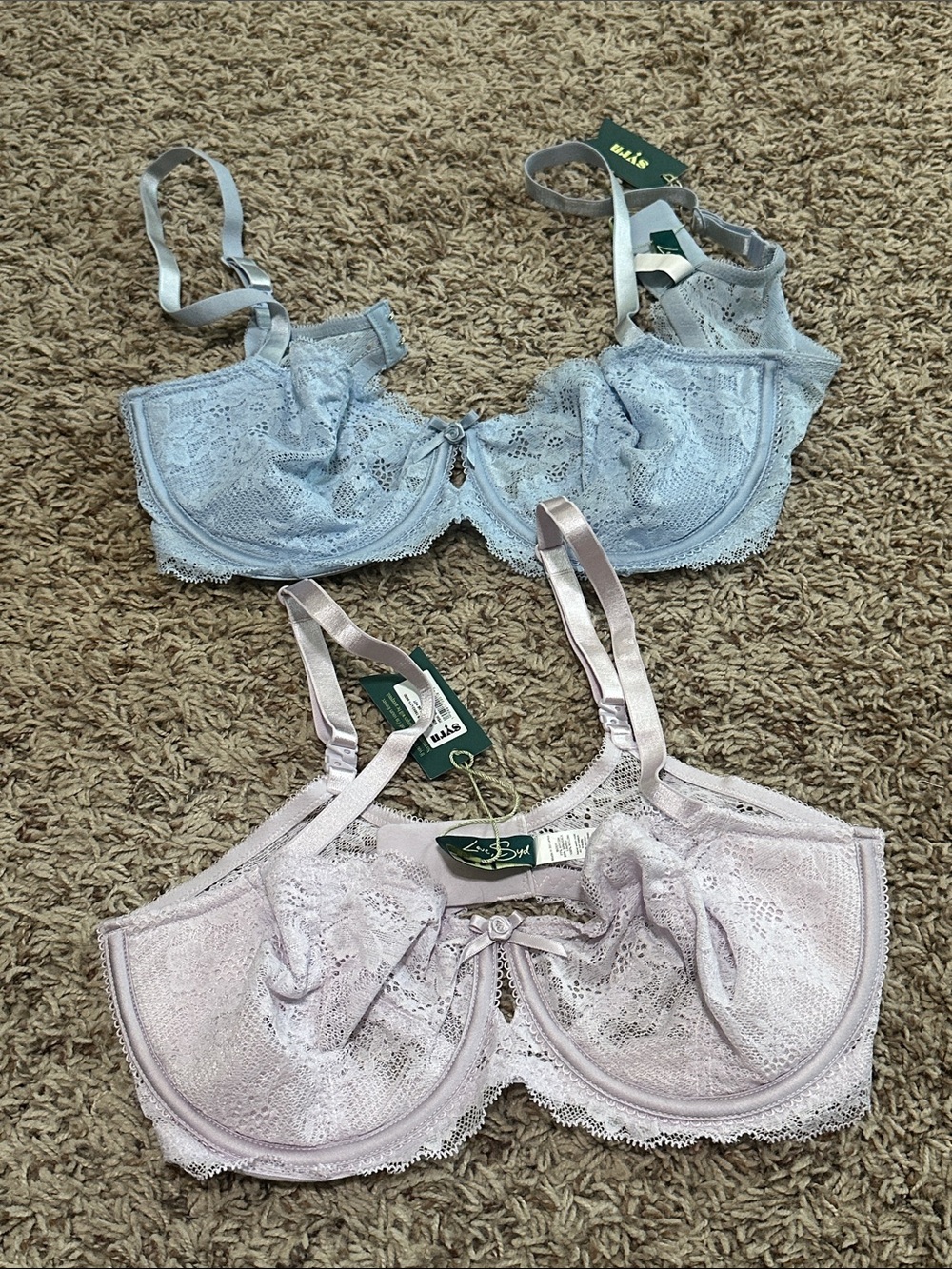 SYRN Sydney Sweeney Lace Underwire Bra Duo — Light Blue & Pale Pink Size 34DD